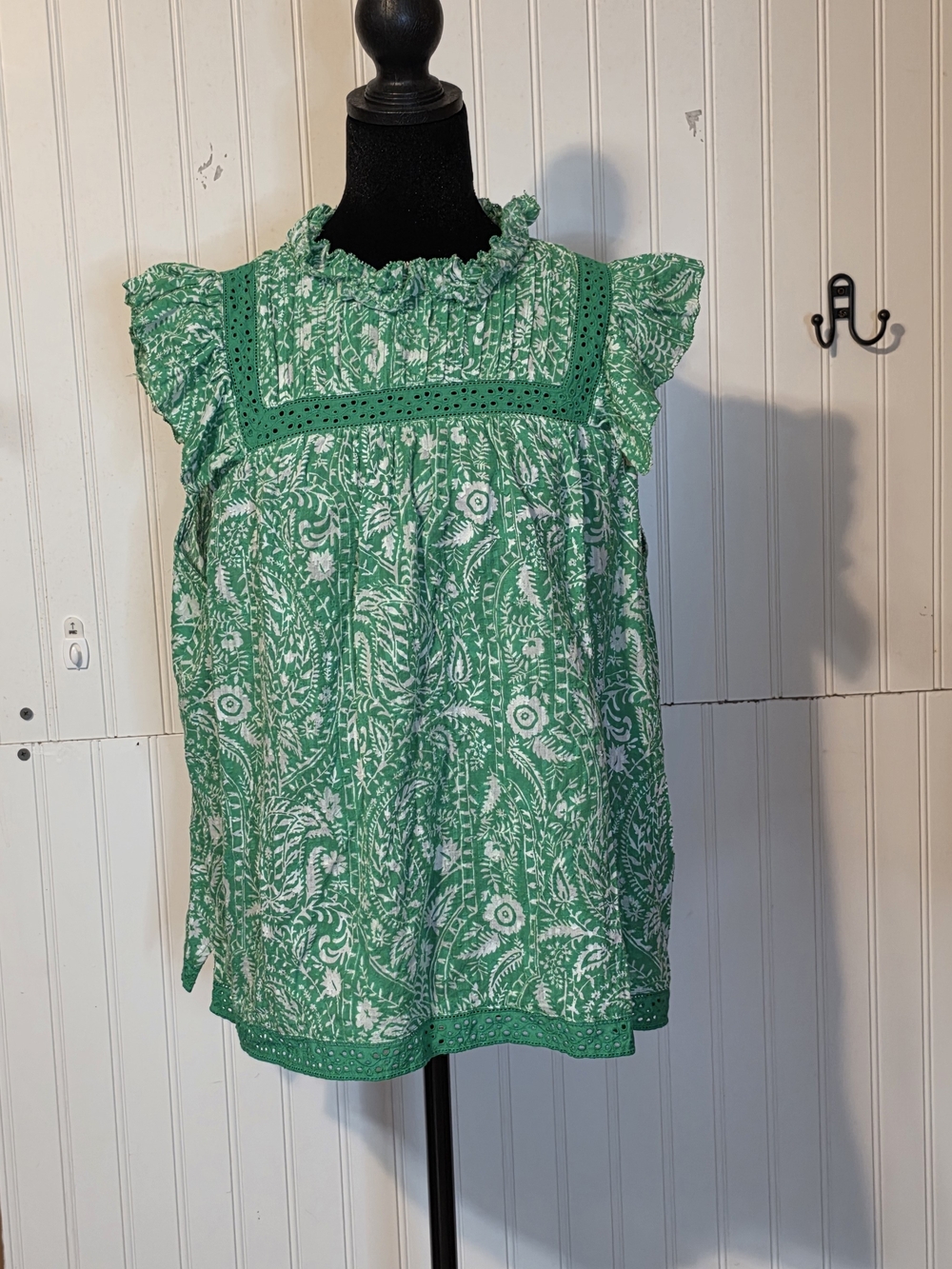 Crown And Ivy Green Floral Ruffle Neck Women's Top Sz Xl